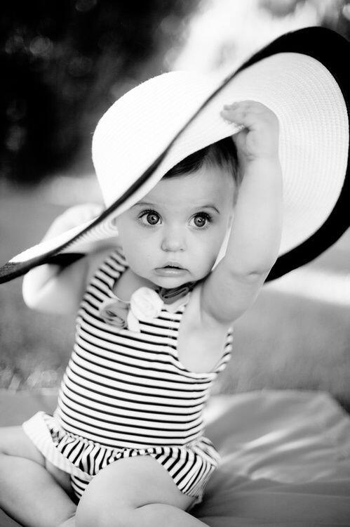 World_of_Faces's tweet photo. A girls should be two things: 

CLASSY AND FABULOUS!

Coco Chanel http://t.co/PwmoSqeV8e