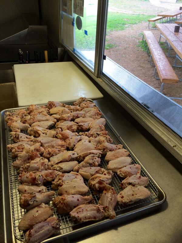 AlbertFreakinTX's tweet photo. Brined, baked, and fried. This is how we chicken wing. http://t.co/CpKP2SJsgT