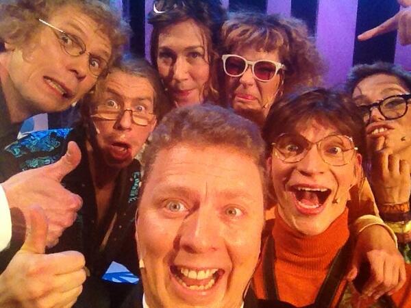 MTVPutous's tweet photo. . @SaariluomaJaska voitti vuoden #selfie -kategorian #SomeTimeAwards.
@theMartti
@Unicefsuomi
http://t.co/w0RYFWIu7F