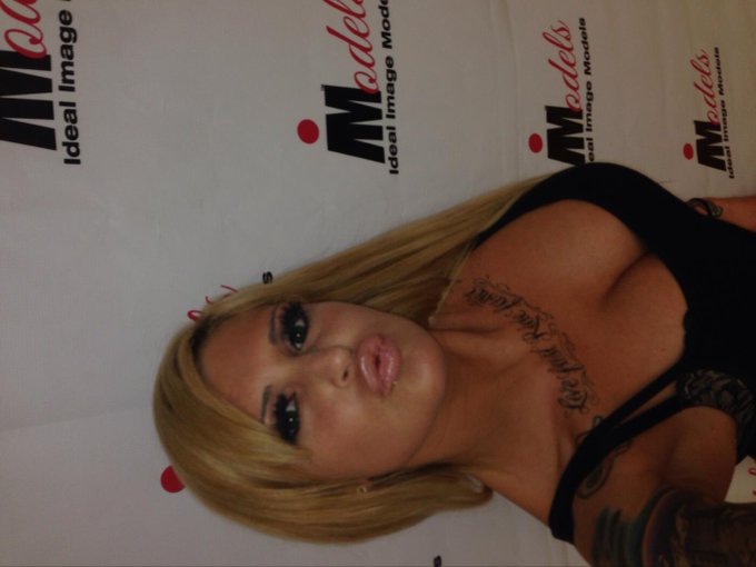 I@PhillyGoldClub Doin amazing I'm in la and got a lot of exposure http://t.co/NNeIAG0SZ3<a class="tags" target="_blank" title="On Twitter" href="/?out=eyJ0eXAiOiJKV1QiLCJhbGciOiJIUzUxMiJ9.eyJpYXQiOjE3MjY3ODg1NDYsImlzcyI6InR3cG9ybnN0YXJzLmNvbSIsIm5iZiI6MTcyNjc4ODU0NiwiZXhwIjoxNzU4MzI0NTQ2LCJyZWRpcmVjdF91cmwiOiJodHRwczovL3R3aXR0ZXIuY29tL1BoaWxseUdvbGRDbHViIn0.Kajo6cJ7xOKj0-jLG167Tl1bdQJfk_RAaHrUmFfOvqRkkoQQAFJY_RtcX1FtiWpQHopvBOKQX7bqsvgPtUUJEQ">@PhillyGoldClub</a><a href="/tag/bigboobs"class="tags"><span>#bigboobs</span></a><a href="/tag/exhale"class="tags"><span>#exhale</span></a><a href="/tag/cantbreathe"class="tags"><span>#cantbreathe</span></a><a href="/tag/inhale"class="tags"><span>#inhale</span></a><a href="/tag/payto"class="tags"><span>#payto</span></a>