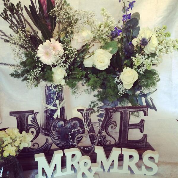 somethingborro2's tweet image. Something borrowed have been on a florist course today and had a fab day #flowers 🌸🌸