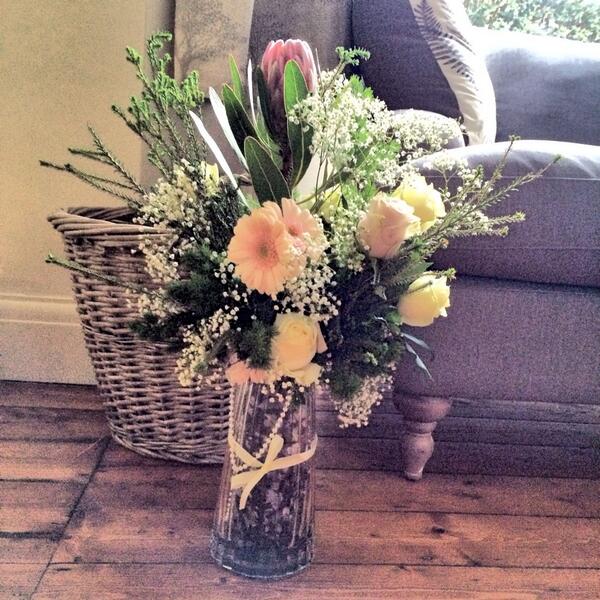 somethingborro2's tweet image. Pretty flowers #ceremony #wedding ideas #roses #pink