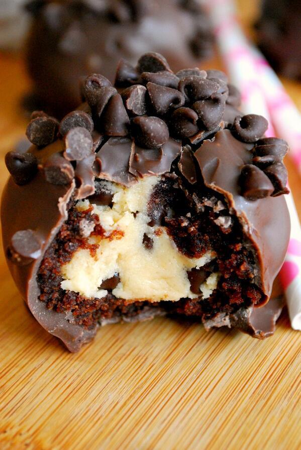 YummyImages's tweet photo. Chocolate Chip Cookie Dough Brownie Bombs http://t.co/IYf3oRGC2Z