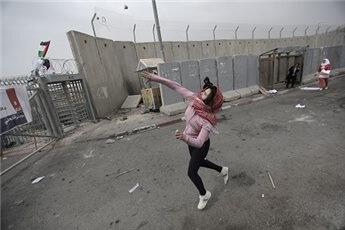 manolo_loop's tweet photo. #Israele le attacca. Le donne di #Palestina reagiscono.
http://t.co/eIK3IDbyiD
#8marzo #iodecido #8m >@MaanNewsAgency http://t.co/dCTXakmLy6