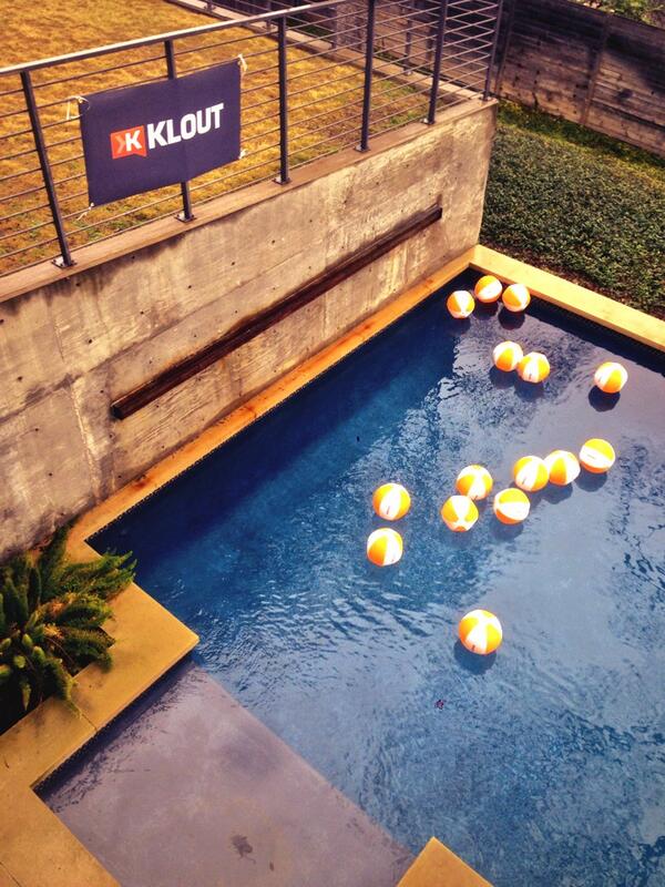 WeShouldApp's tweet image. #WeShould have a pool party with @klout #KloutSXSW @jondick @sxsw