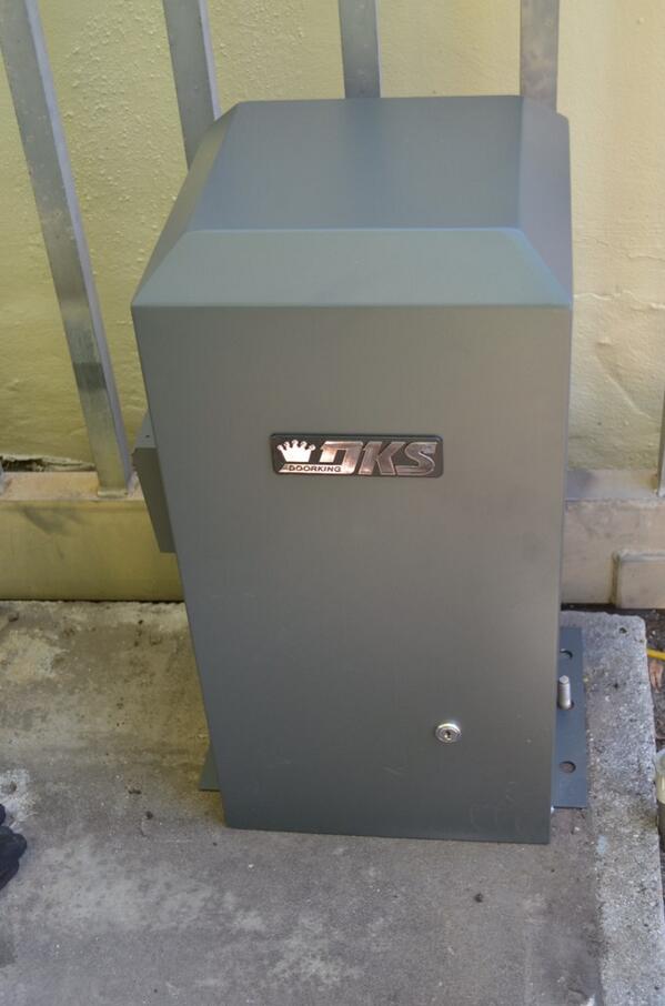 305GateOperator tweet picture