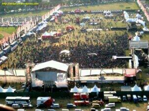 Reza_W_P's tweet photo. Today, KUKAR ROCKIN FEST 2014. Sbuah kontribusi pemerintah Kutai Kartanegara  terhdp musik, sbg ajang pesta rakyat!! http://t.co/e1PZZWCkj6