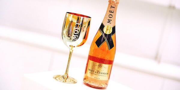 MoetNectarRose's tweet photo. It's the chef's toil that makes the meal and our taste that makes your toast. #MoetNectarRose http://t.co/XDlUikYpAh
