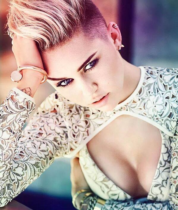 itsmovies's tweet photo. If you think Miley Cyrus is ugly you have a serious problem http://t.co/4nT6uj9iw4