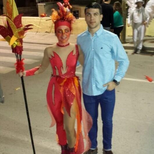 eli_elaa's tweet photo. Buenas noches de Carnaval :))) http://t.co/IieE871hYi