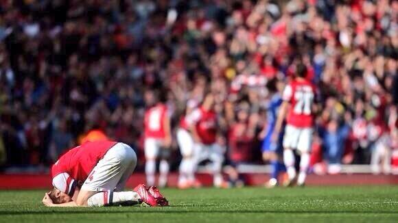 mentalgooner1's tweet photo. That moment when you realise your going to wembley #COYG http://t.co/kkEeO9i74c
