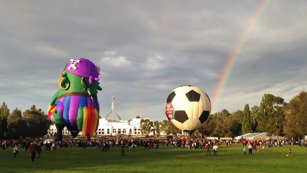 #cbr a rainbow that kept giving this morning at #canberraballoonspectacular