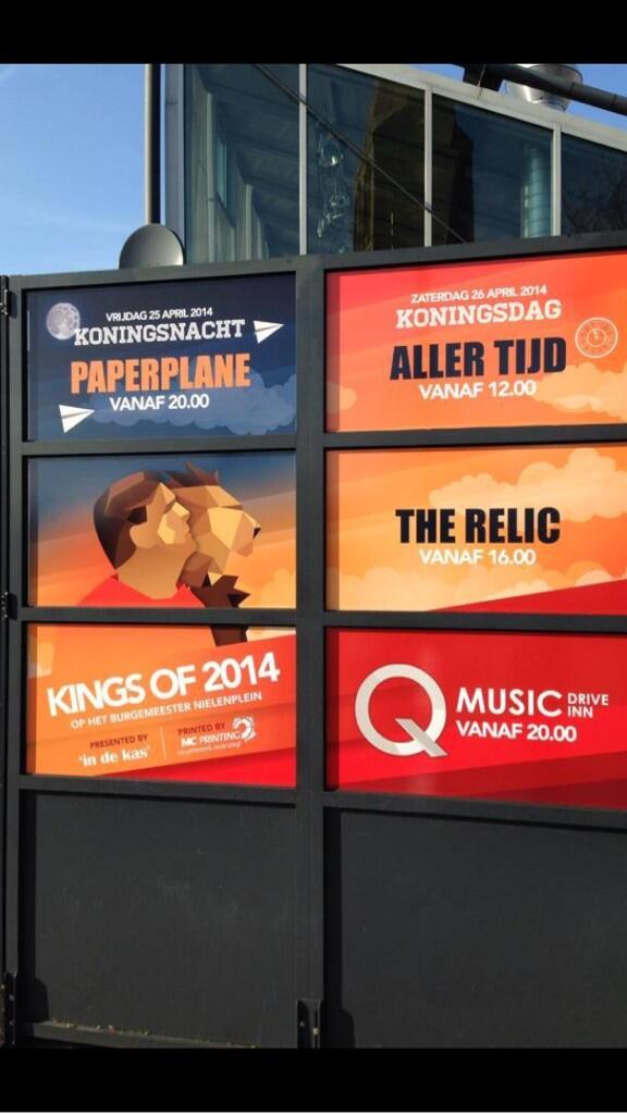 In_de_Kas's tweet photo. #koningsnacht en #koningsdag #heemskerk #paperplane @QmusicNL @PaperPlane0251 @In_de_Kas http://t.co/jotf3lbPKs