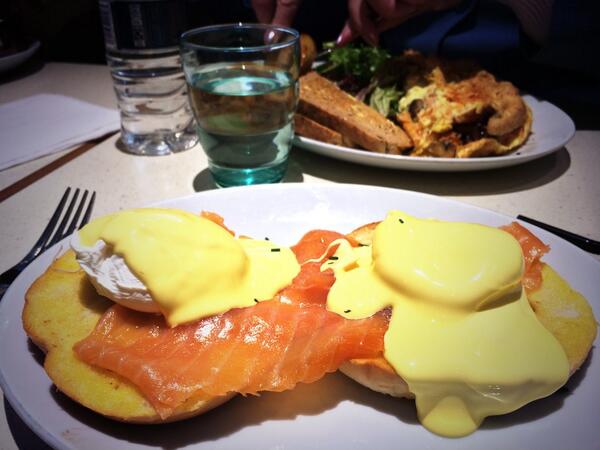chailey_'s tweet photo. Enjoyed lunch at @TheGreenCafee in Greenwich earlier (so much, we went back for tea!) http://t.co/42TCfTI0lu