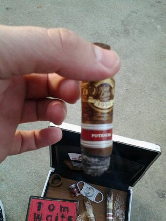 Some cigars just feel like home :-) http://t.co/ximNAjkS2P