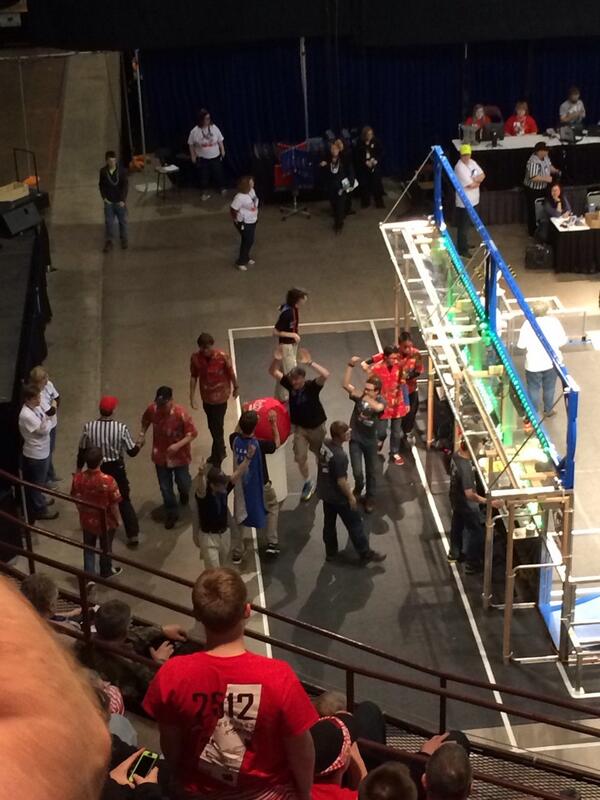 sean_mcniff33's tweet image. Congratulations to our Robotics team for pulling out the huge W at Regionals!!
#CheckEmOut