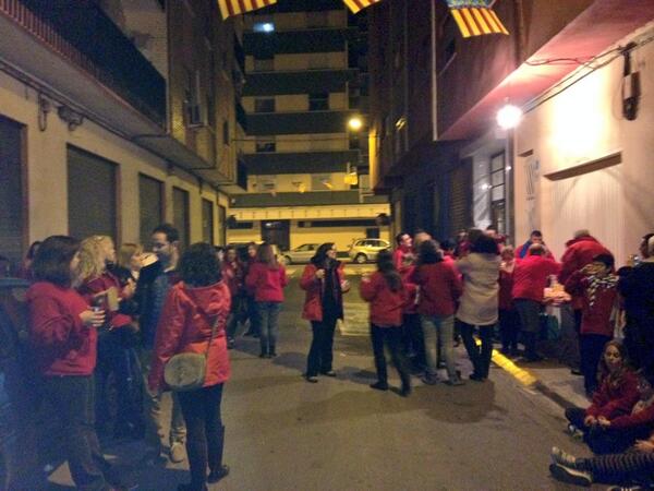 Falla_LAmistat's tweet photo. En la picaeta de casa de Violeta!!! http://t.co/mPIA3IeFda