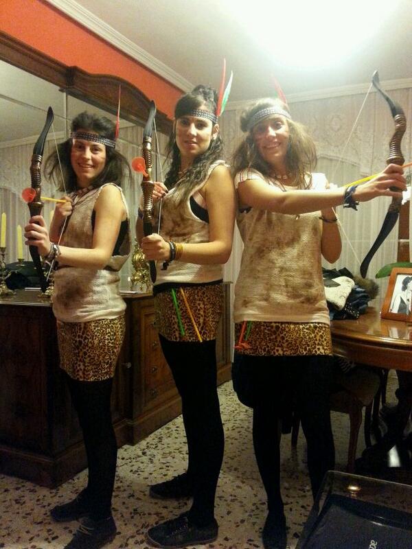 Martagabau's tweet photo. disfraces illuecanos#laclaveesircompletamenteigual http://t.co/63qAg7emxE