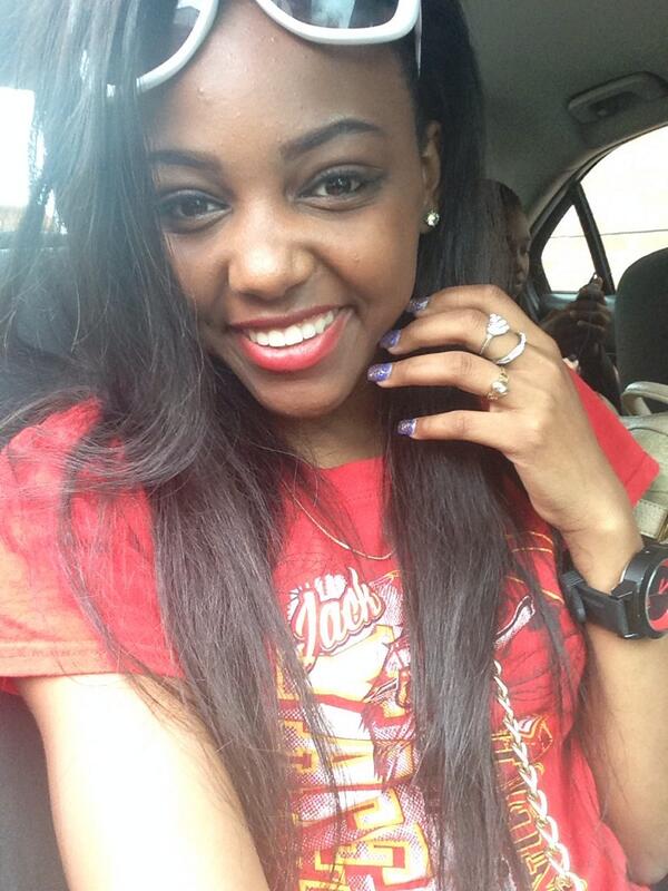 _aleybee's tweet photo. Easy being ugly 😶 http://t.co/9iBcQVDJsj