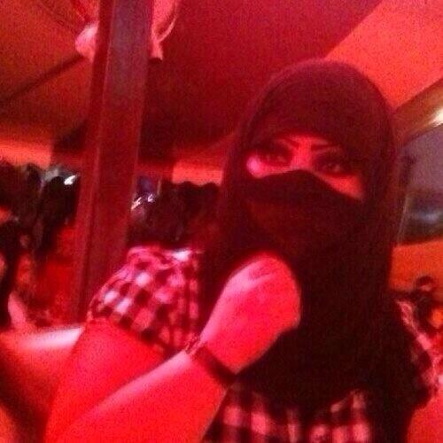 Aaabbb1122Asa's tweet photo. حبيبتي وش سياره السواق حقكم ؟   
البنت : جمس دينالي 2013 *☻* 
 
ء http://t.co/SJQzBnwdvE http://t.co/OOW0PtZryn