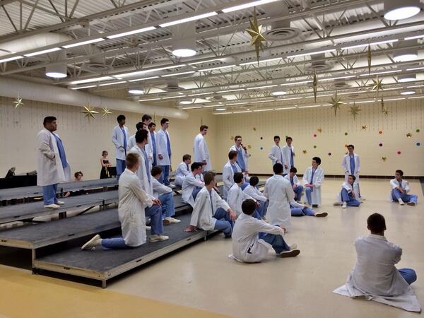 tgspectacular's tweet photo. @tgttones warming up for a Spectacular Show before awards⭐️⭐️⭐️⭐️⭐️⭐️ http://t.co/4dg7U4wfJO