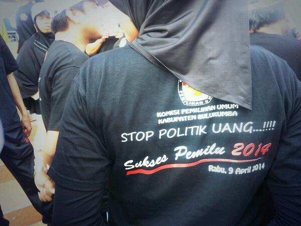 BulukumbaID's tweet photo. Stop Golput!! @OrangPintarBlk @RadarSelatang @Jalan2Seru_BLK @buginesse @BogesID @Info_Bulukumba @StandUpIndoBLK http://t.co/XlIRbEN0Sw