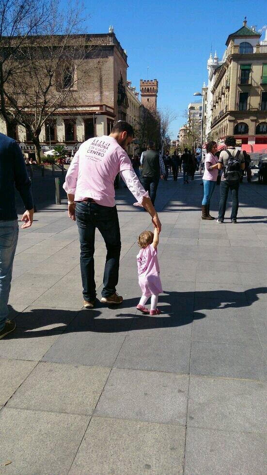 MjRemesal's tweet photo. Una matrona en cada centro #NoSinMiMatrona #FelizDiaDeLaMujer @MareaRosa1 http://t.co/Q0uVFvQTz4