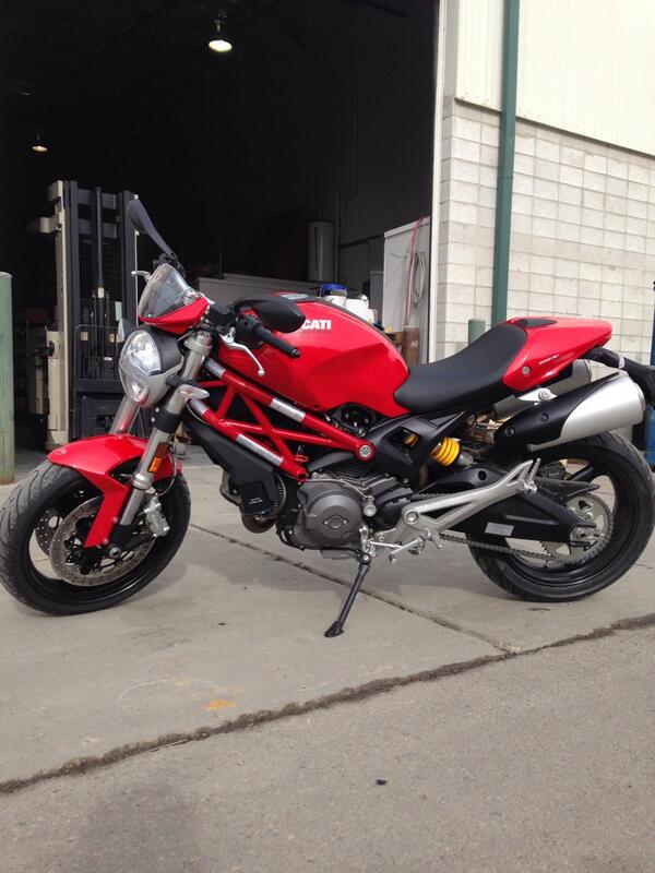 DP366's tweet photo. She could use a little bit more power but I'm loving my new baby for Calgary!! #Ducati #yyc http://t.co/yxr5PjvkJZ
