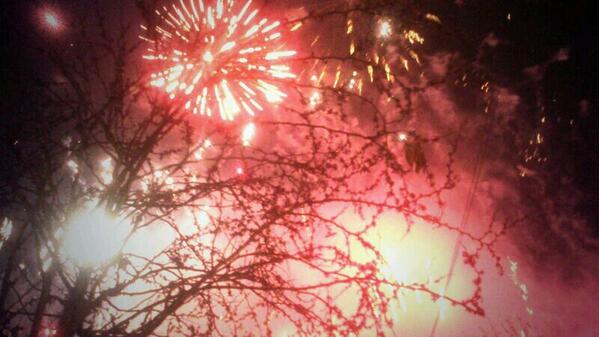 mcmanton_94's tweet photo. Huele a pólvora tetaaaaassss @irene94g @lorenafrances94 @ritacastro16 http://t.co/q9E1jiWebh