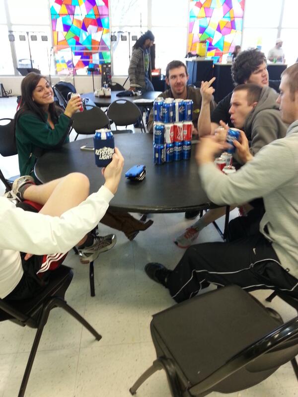 KelBell0926's tweet image. No drinking allowed #alumnitourney #class2010 @jakeowen jakeowenRT