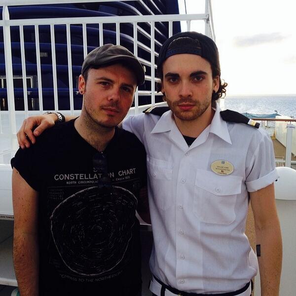 ParamoreArmies's tweet photo. Photo of Taylor &amp; Justin at the @PARAHOYcruise http://t.co/SDwHcxhxdU