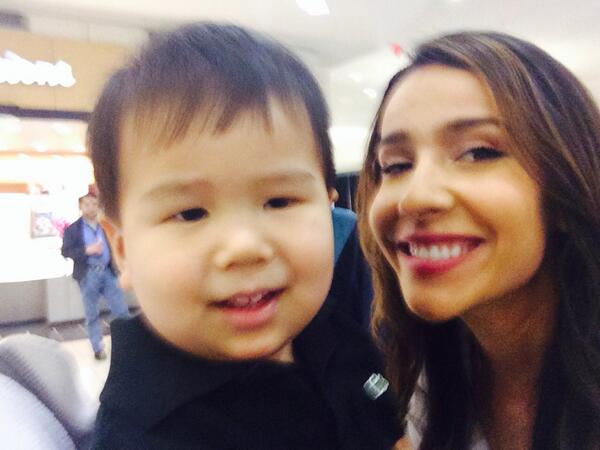 TeresaNGonzalez's tweet image. #Selfie with beautiful Korean Mexican baby. Look at those cheeks! @CommonsatFW #stylesolution event. @Uni_Seattle