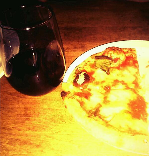 Deliciousness #famosoannex damn good pizza before heading to see #tafelmusik