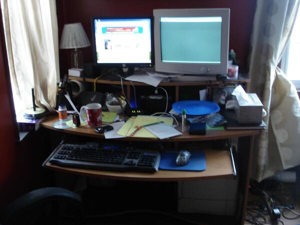 hppycoder's tweet image. Programming like it&apos;s 2003! #realprogrammer #boss