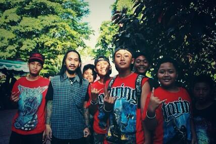 Keyen RT <a href="/Ode_RadiasiGC/">Gede Kutha</a>: Bareng kak nyoman <a href="/HELLCRUST_METAL/">HELLCRUST</a> at <a href="/BANGLIMETALHDS/">BANGLI METALHEADS</a>