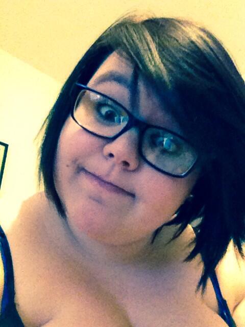 ClarissaGoodw17's tweet photo. Do I look retarded? #crosseyed #picture @Anlaemar http://t.co/HKfr00lKLY