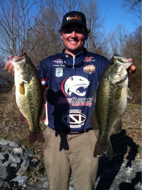lawsgrif's tweet photo. Had a good tourney! Great way to end spring break #Guntersville @auburnmurph #@alextobon9 http://t.co/xjBIzbVLB2