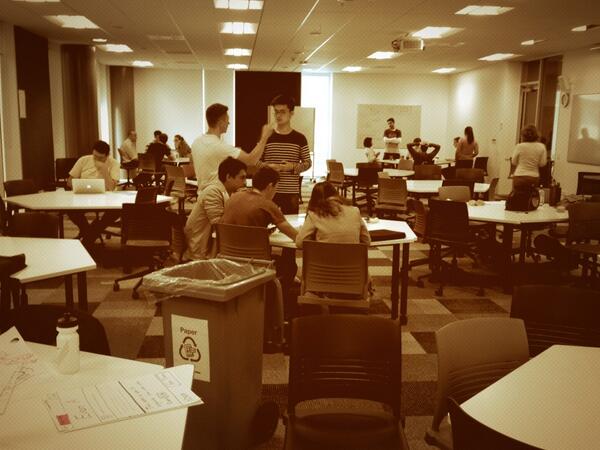 Steph_Creasy's tweet photo. #GSJ_Akl #GSJam cleanup nearly done. 1 million post its in the bin. http://t.co/mFcVhKneEF
