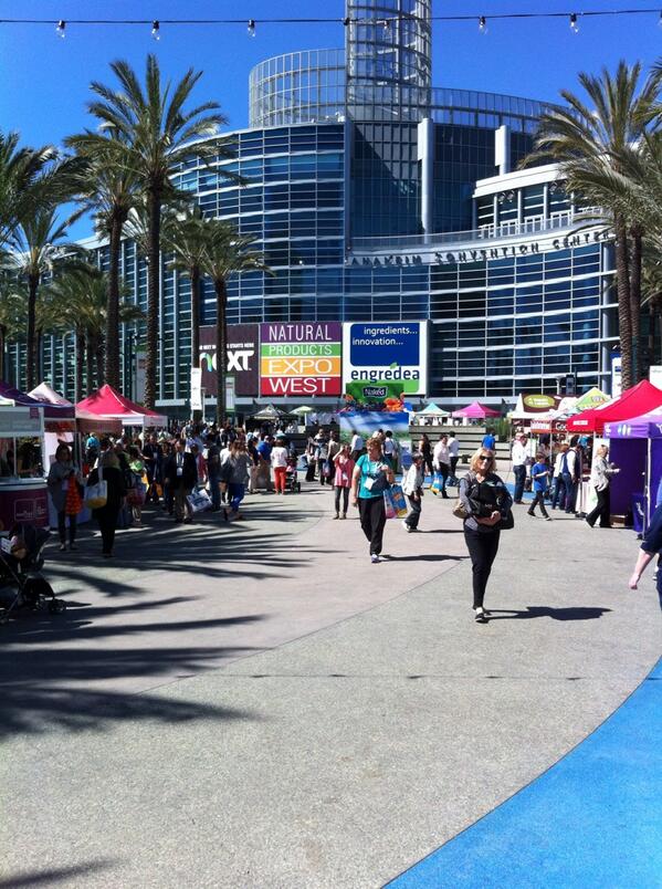 darrellmunro's tweet image. Great final day at Natural Product Expo West. So long California...