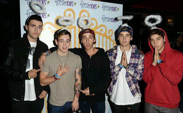 LucasTheTriplet's tweet photo. This is pretty fitting bc we're obviously angels... http://t.co/5mEkEDivAu