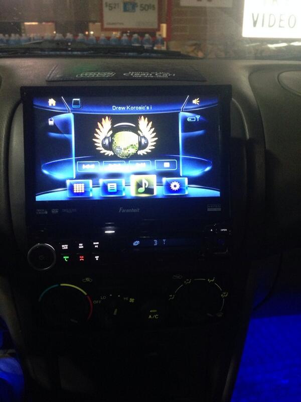 drewper24's tweet image. So happy I got a new screen for my car! Now it's time for a cruise #Cruising #Screen #ThinkinTime