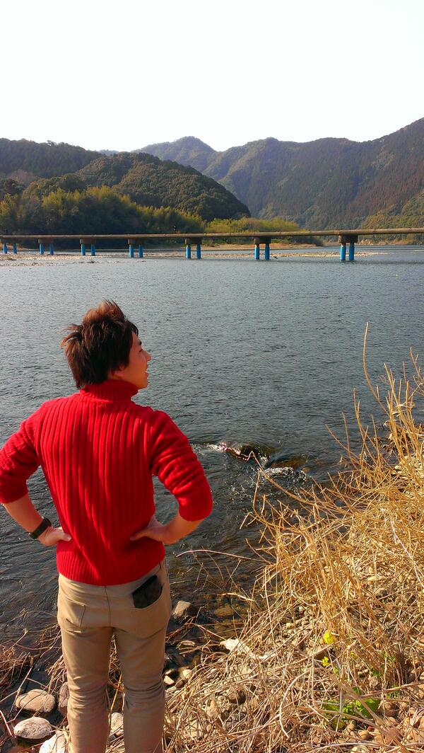 24shinno's tweet photo. 壱成の携帯が四万十川に沈みました。今から取りにいきます。 http://t.co/tgiCazT6pZ