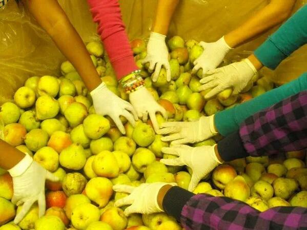 gabibon4u's tweet photo. Goodman said Girls to Grad engages the mentees to volunteer like they did here for a food drive last year #IWDPopUp http://t.co/yqfCX4yjct