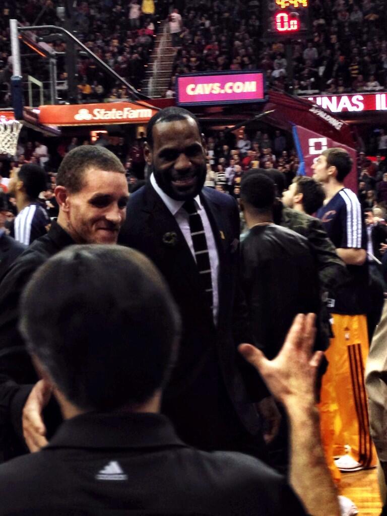 BiQJWlFCMAA5ZMZ.jpg:large