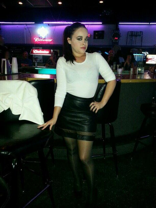 My friend says: Michelle this is no photoshoot bitch http://t.co/jJy9GzvYlB<a href="/tag/shoes"class="tags"><span>#shoes</span></a><a href="/tag/redtoes"class="tags"><span>#redtoes</span></a>