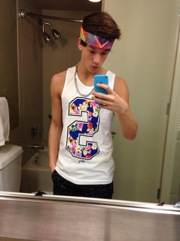 taylorcaniff's tweet photo. Tireeeeeeddd http://t.co/AXBro1Ezft