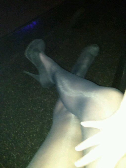 #pantyhose #heels http://t.co/Ax8TtKy6Vo<a href="/tag/pantyhose"class="tags">#pantyhose</a><a href="/tag/heels"class="tags">#heels</a>