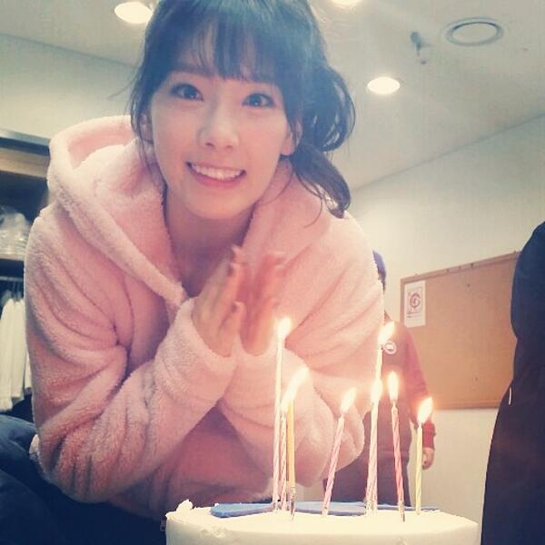 syoungstagram's tweet image. [INSTAGRAM] syofgg: Happy birthday taengu;) love you ! 
#taeyeon_ss syoungstagram.appspot.com/p/lTutQkLVve #소녀시대미스터미스터