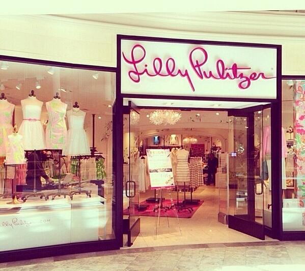Prepessentials1's tweet image. Shopping earlier today! Love Lilly💕