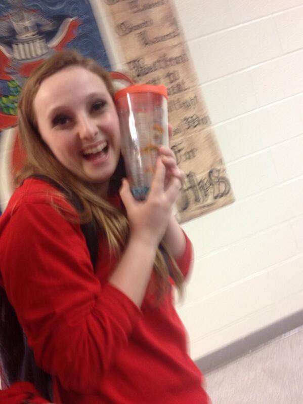 savannahkyrie's tweet photo. Best award of the night. #fishcup #SoundFX http://t.co/E36ie0lSC5